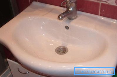 Karıştırıcı ile lavabo Karıştırıcı ile lavabo