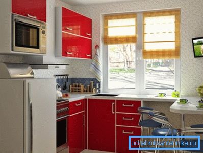 Pencerenin kenarında lavabo Pencerenin kenarında lavabo