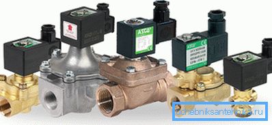 Farklı çaplarda çeşitli elektromanyetik ürünler Farklı çaplarda çeşitli elektromanyetik ürünler