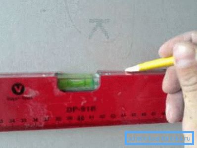 Boru hattının geçiş hattını işaretleyin. Boru hattının geçiş hattını işaretleyin.
