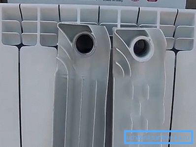 Alüminyum radyatör bölümünün boyutları belirli bir modelin özelliklerine bağlıdır. Alüminyum radyatör bölümünün boyutları belirli bir modelin özelliklerine bağlıdır.