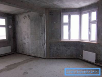 Odada çelik panel radyatörlerin yerleştirilmesi Odada çelik panel radyatörlerin yerleştirilmesi