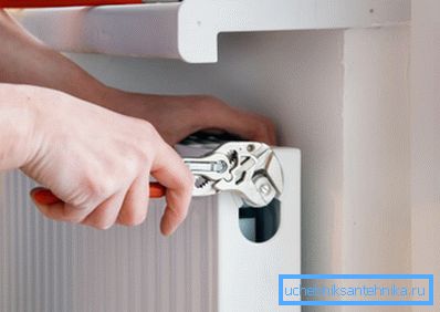 Ayarlanabilir anahtar - harika bir yardımcı. Ayarlanabilir anahtar - harika bir yardımcı.