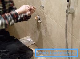 Mikseri değiştirerek duşu onarın Mikseri değiştirerek duşu onarın