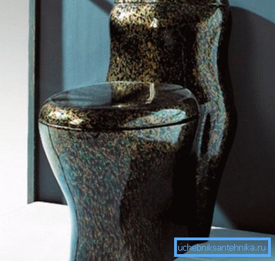 Güzel bir solgun-koyu renk ile sıhhi tesisat armatürü Güzel bir solgun-koyu renk ile sıhhi tesisat armatürü
