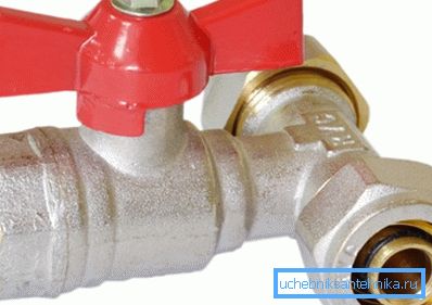 Metalplastik boru için bir musluk ile sıhhi tesisat tee 1 2