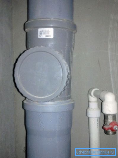 Blokajları temizlemek için revizyonlu prefabrik standpipe. Blokajları temizlemek için revizyonlu prefabrik standpipe.