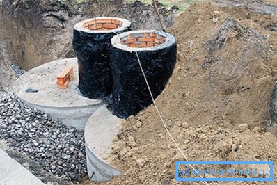 1135 İki beton yapıların septik tankı