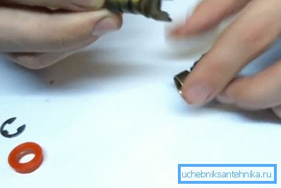 Çubuk temizlenmeli ve yağlanmalıdır. Çubuk temizlenmeli ve yağlanmalıdır.