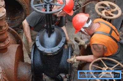 Merkezi ağlardan su boşaltımı zorunlu bir yıllık etkinliktir. Merkezi ağlardan su boşaltımı zorunlu bir yıllık etkinliktir.