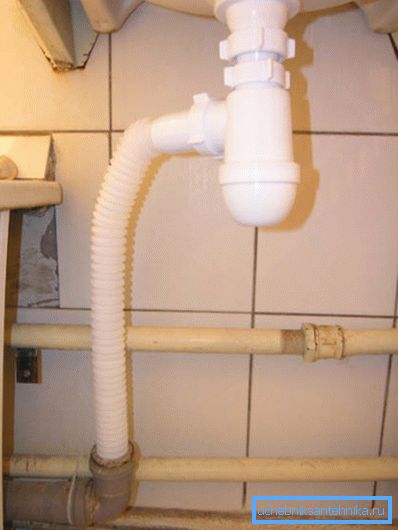 Lavabo drenaj borusu Lavabo drenaj borusu