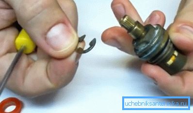 Geçmeli halkayı çıkarın Geçmeli halkayı çıkarın
