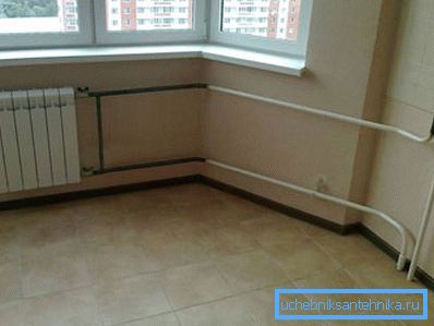 Bir konut daire içinde modern ısıtma radyatörü. Bir konut daire içinde modern ısıtma radyatörü.