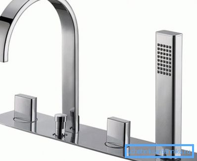 Duşlu Modern Gömme Banyo Bataryası