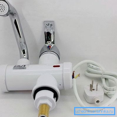 Musluk anında elektrikli su ısıtıcı üzerinde özel nozul