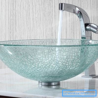 Mutfak için cam lavabo - ilerici bir çözüm Mutfak için cam lavabo - ilerici bir çözüm