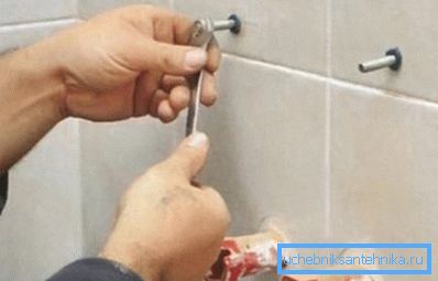 Asılı çanaklar için duvar demirleri Asılı çanaklar için duvar demirleri