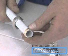 Derz dolgu macunu ile tedavi edilmelidir. Derz dolgu macunu ile tedavi edilmelidir.
