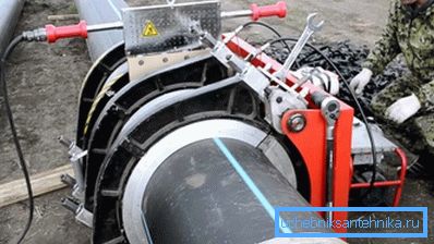 Polimer boruları alana yerleştirmek Polimer boruları alana yerleştirmek
