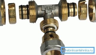 Metal-polimer borular için katlanabilir bir tipe benziyor. Metal-polimer borular için katlanabilir bir tipe benziyor.
