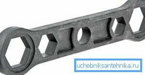 Böyle bir anahtar herhangi bir özel sıhhi tesisat mağazasında kolayca elde edilebilir. Böyle bir anahtar herhangi bir özel sıhhi tesisat mağazasında kolayca elde edilebilir.