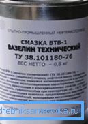 Teknik petrol jölesi, kozmetikte kullanılan malzemeden belirli farklılıklara sahiptir ve PVC kanalizasyon borularını monte ederken sürtünmeyi azaltmak için kullanılır. Teknik petrol jölesi, kozmetikte kullanılan malzemeden belirli farklılıklara sahiptir ve PVC kanalizasyon borularını monte ederken sürtünmeyi azaltmak için kullanılır.
