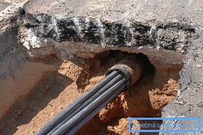 Polietilen borularda telefon rotası Polietilen borularda telefon rotası