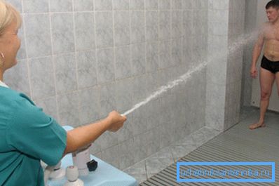 Hastanın vücudunda akupresür Hastanın vücudunda akupresür