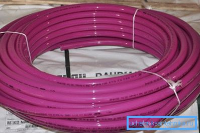 Boru ısıtma Rehau Rautitan Pembe, bobinlerde gelir.