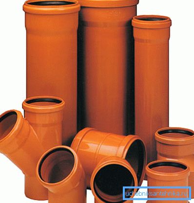 Bağlantı parçaları ile 150 mm, 200 mm ve 250 mm çapında borular Bağlantı parçaları ile 150 mm, 200 mm ve 250 mm çapında borular