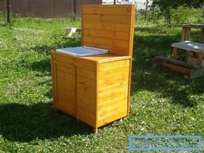 Curekton reek ve panolardan vermek için bir lavabo ile Curekton reek ve panolardan vermek için bir lavabo ile
