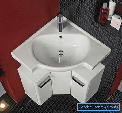 Lavabolu lavabo, pratik ve kullanışlı. Lavabolu lavabo, pratik ve kullanışlı.