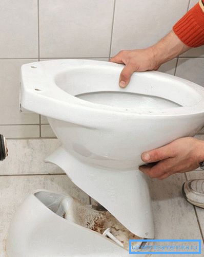 Eski sıhhi tesisat armatürünü kaldırıyoruz