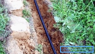 Boruyu kum yastığına yatırdık. Boruyu kum yastığına yatırdık.