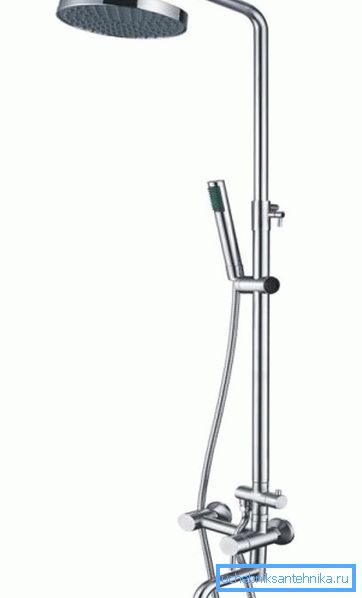 Sert stand ve esnek duş ile üniversal karıştırıcı Sert stand ve esnek duş ile üniversal karıştırıcı