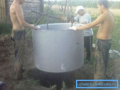 İlk iki halkayı takın. İlk iki halkayı takın.
