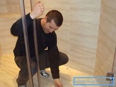 Kabin kapısının montajı. Kabin kapısının montajı.
