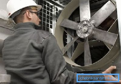 Zorlanmış hava tedarik ünitesi için yeni bir fan takılması Zorlanmış hava tedarik ünitesi için yeni bir fan takılması