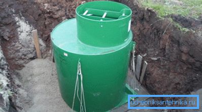 Bir plastiğin beton yastığına yerleştirilmesi Bir plastiğin beton yastığına yerleştirilmesi