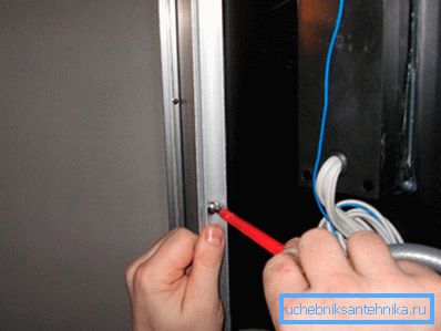 Kabin çerçevesinin montajı Kabin çerçevesinin montajı