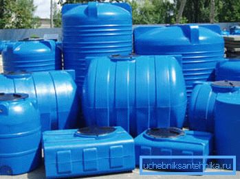 Bu konteynerlerden biri bir tank olarak kullanılabilir.