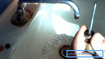 Bazı durumlarda, servis ömrü veya teknik durumu kenarına yaklaştığından, mikserin kendisinin değiştirilmesi bazen daha kolaydır. Bazı durumlarda, servis ömrü veya teknik durumu kenarına yaklaştığından, mikserin kendisinin değiştirilmesi bazen daha kolaydır.