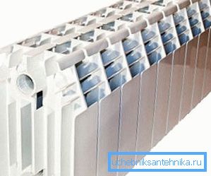 Düşük bir ısıtıcıda dikey borulara gerek yoktur. Düşük bir ısıtıcıda dikey borulara gerek yoktur.