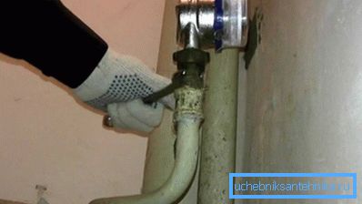 İlk olarak onarımın yakın zamanda yapıldığı alanları kontrol edin. İlk olarak onarımın yakın zamanda yapıldığı alanları kontrol edin.