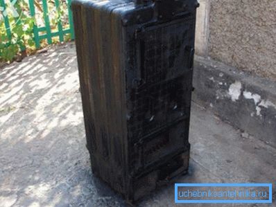 Katı yakıtlı kazanların erken modellerinde herhangi bir otomasyona dair soru söz konusu olamazdı. Katı yakıtlı kazanların erken modellerinde herhangi bir otomasyona dair soru söz konusu olamazdı.