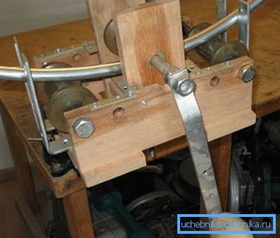 Ahşap ve metal merdanelerden isteğe bağlı fikstürler Ahşap ve metal merdanelerden isteğe bağlı fikstürler