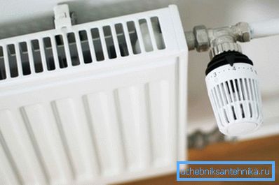 Radyatörlerin kurulum standartlarına uymak önemlidir. Radyatörlerin kurulum standartlarına uymak önemlidir.