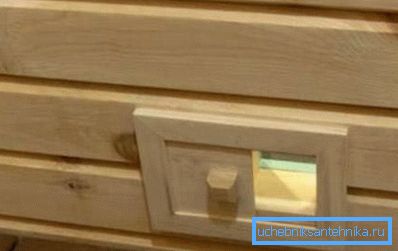 Kapanış kanat ile kendi elleriyle bekleme odasında havalandırma Kapanış kanat ile kendi elleriyle bekleme odasında havalandırma