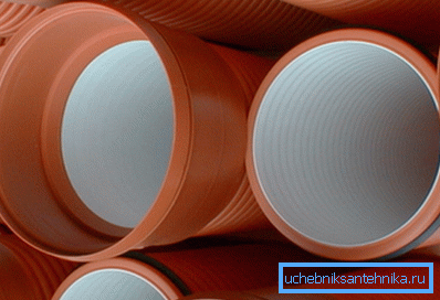 Plastik ürünlerin iç yüzeyi mineral birikintileri ile aşırı büyüyor Plastik ürünlerin iç yüzeyi mineral birikintileri ile aşırı büyüyor