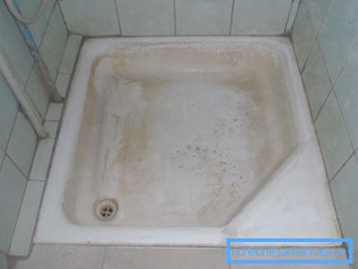 Emaye yüzeydeki küçük çizikler burasıdır. Emaye yüzeydeki küçük çizikler burasıdır.